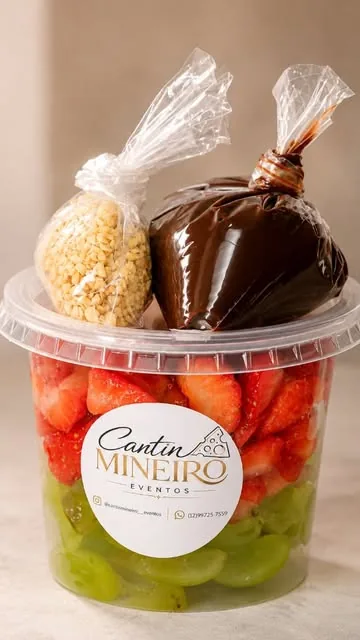 Reel: copo de frutas com chocolate Cantin Mineiro